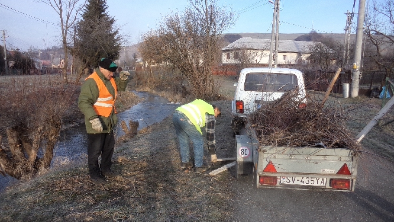 Čistenie brehu potoka 2014  Čistenie brehu potoka 2014