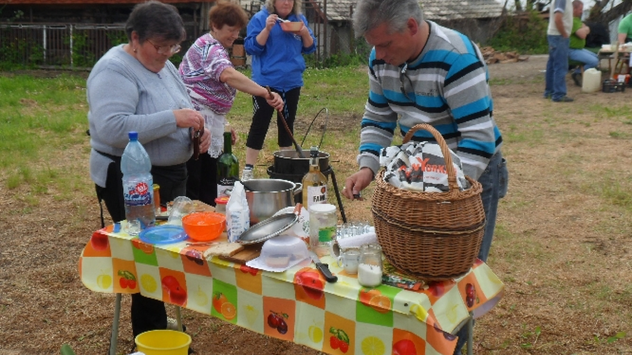 Súťaž vo varení kotlíkového guľášu 2012  Súťaž vo varení kotlíkového guľášu 2012
